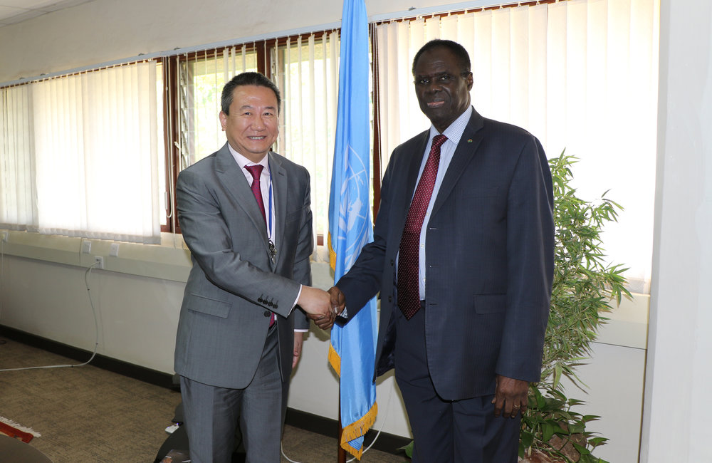 OSESG-GL Special Envoy Huang Xia welcomes his counterpart of OSESG-B for their Nairobi working session on 26 Aug 2019. Photo: UN/E. Mesfin 